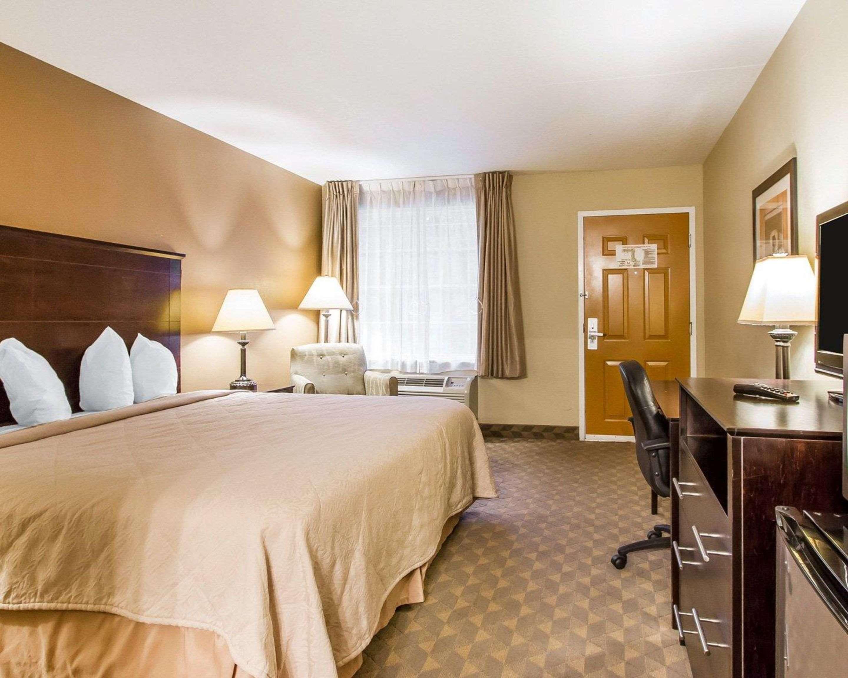 Quality Inn & Suites Greenville I-65 Exteriör bild
