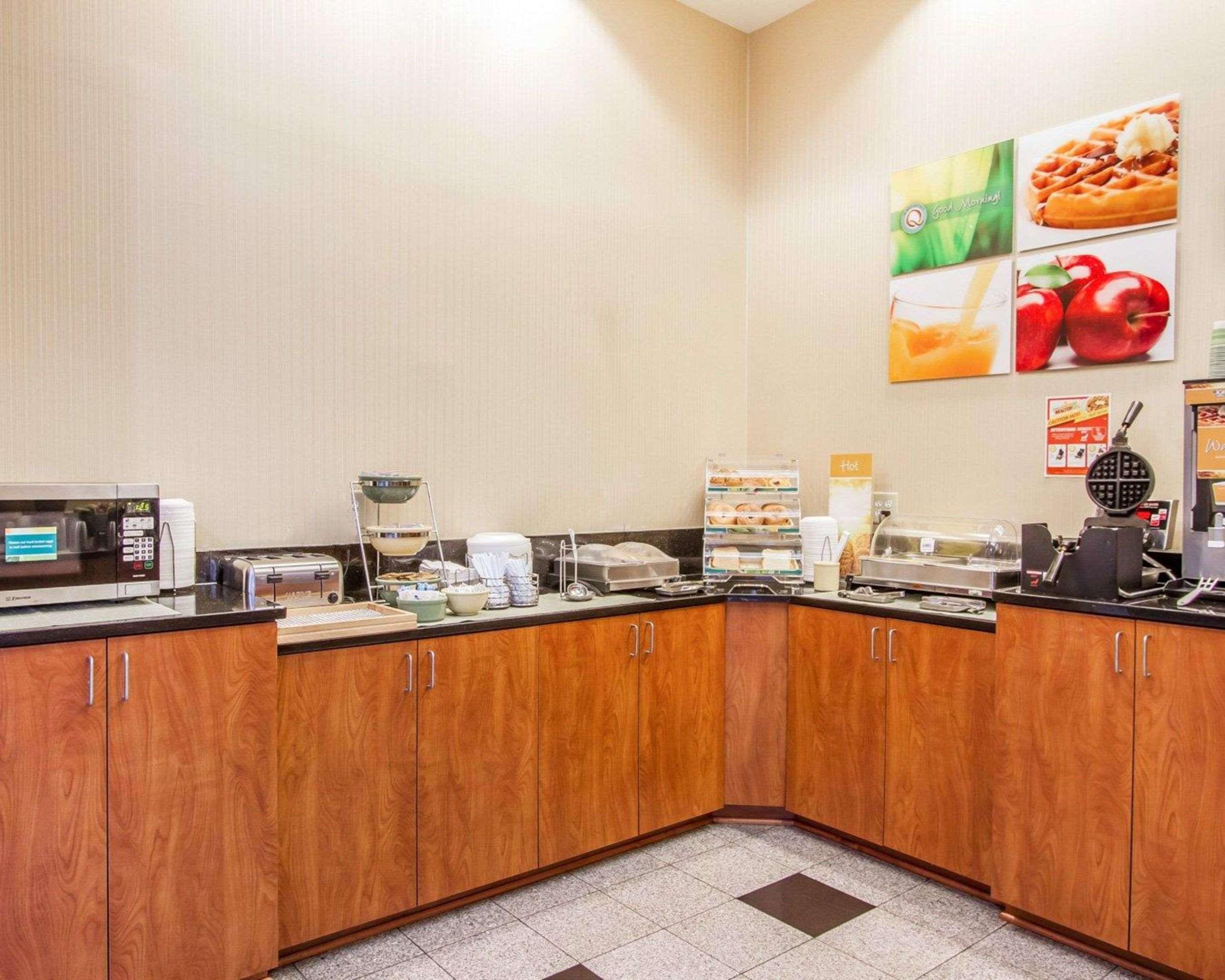 Quality Inn & Suites Greenville I-65 Exteriör bild