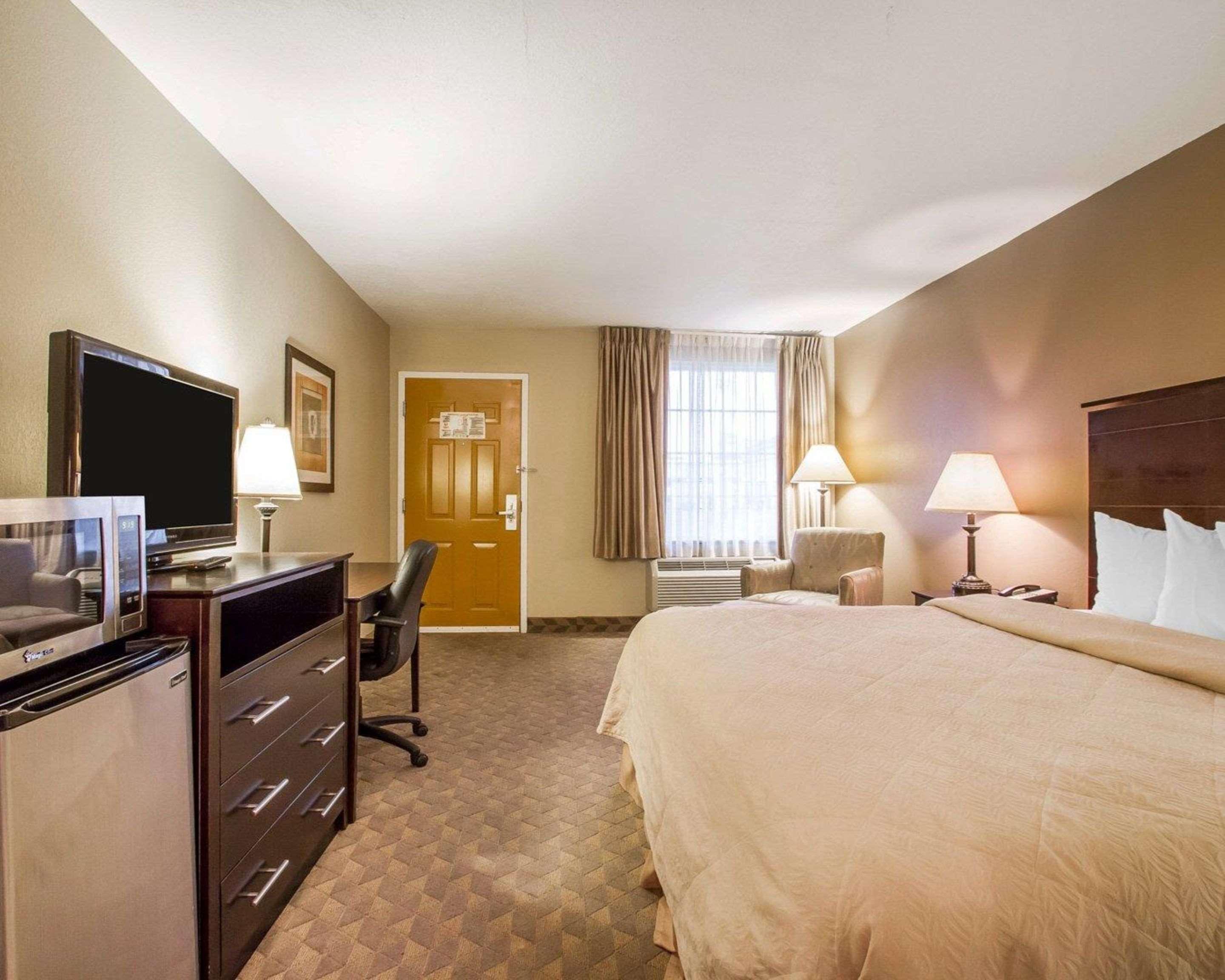 Quality Inn & Suites Greenville I-65 Exteriör bild