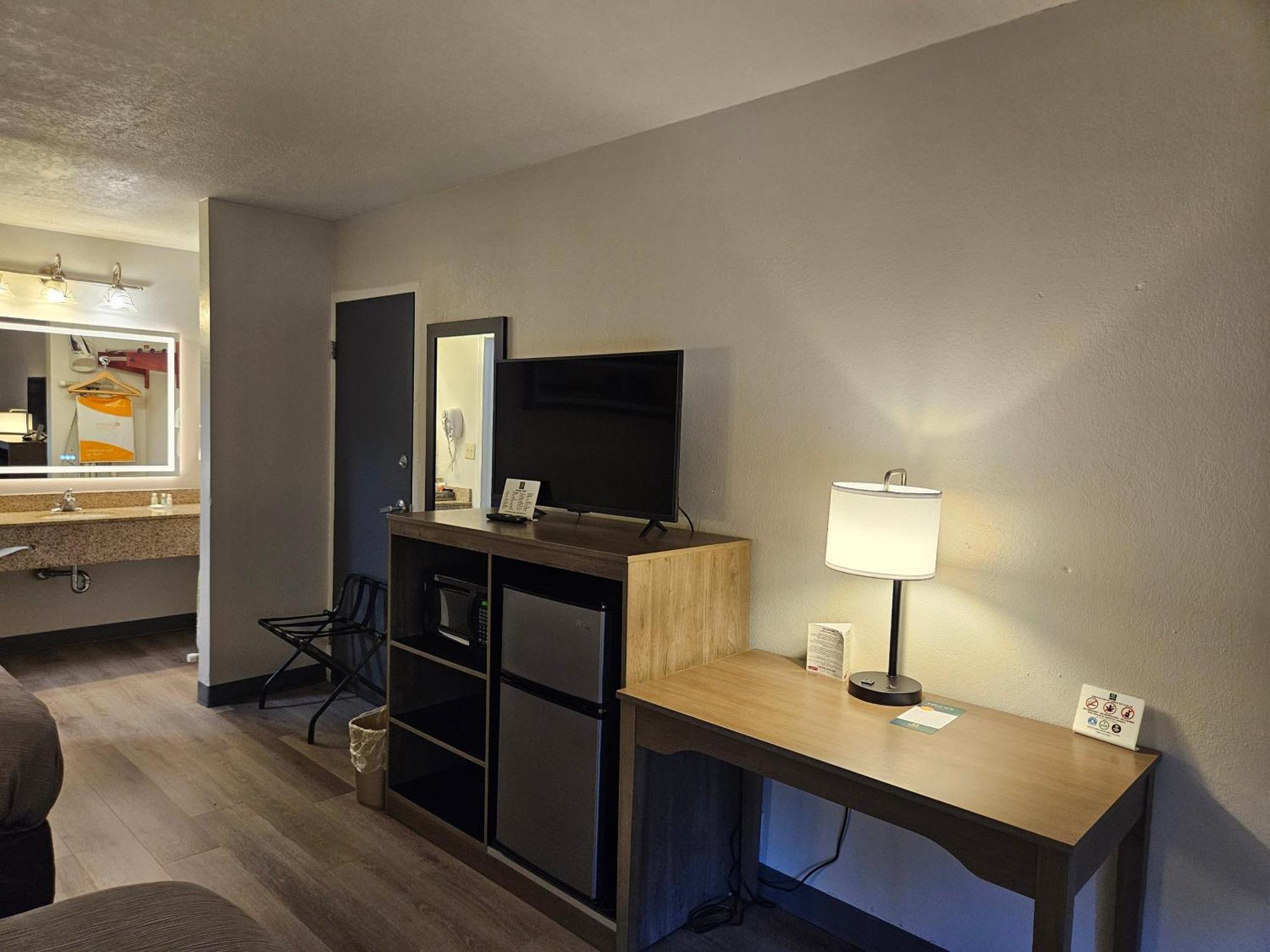 Quality Inn & Suites Greenville I-65 Exteriör bild