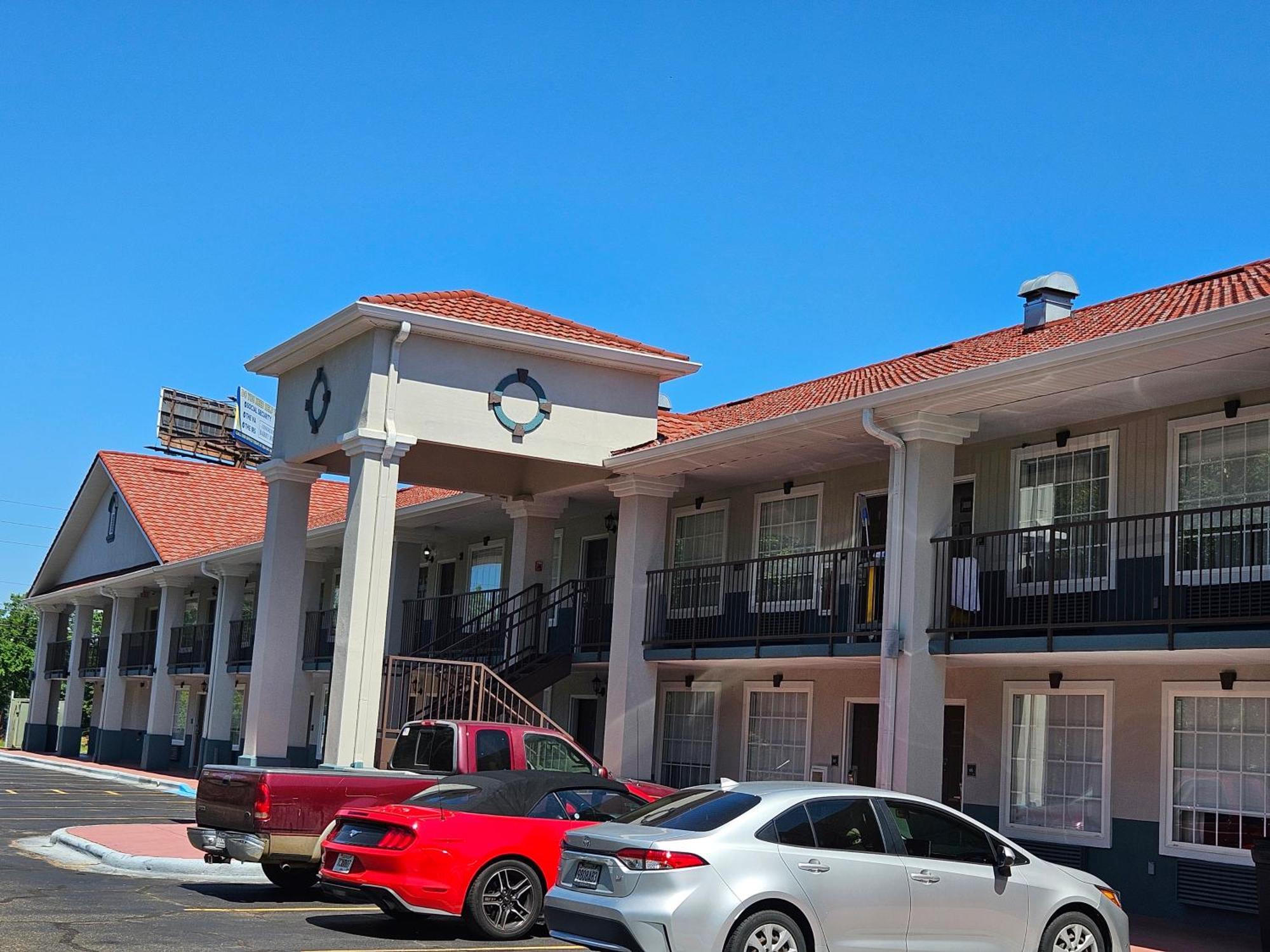 Quality Inn & Suites Greenville I-65 Exteriör bild
