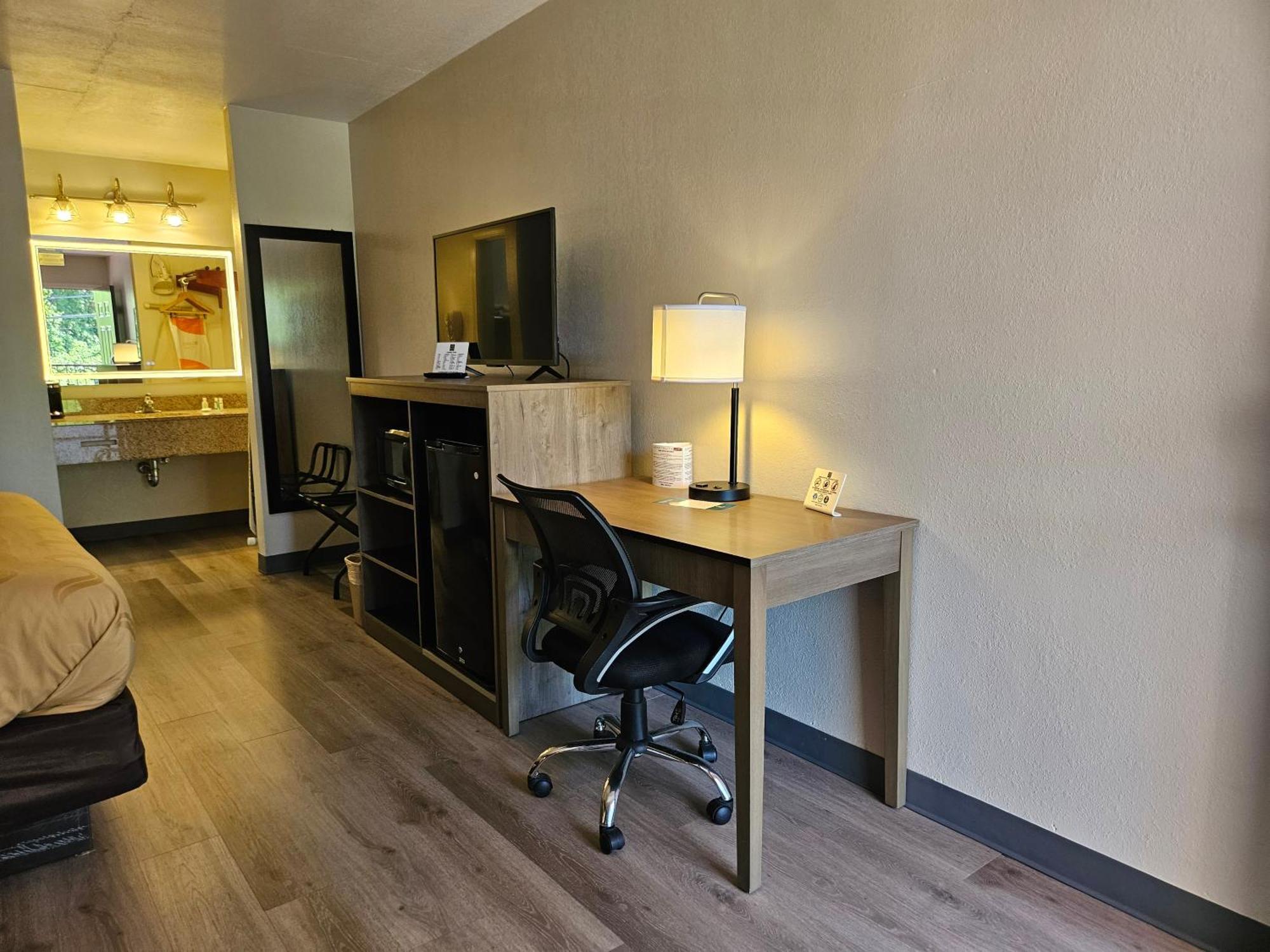 Quality Inn & Suites Greenville I-65 Exteriör bild