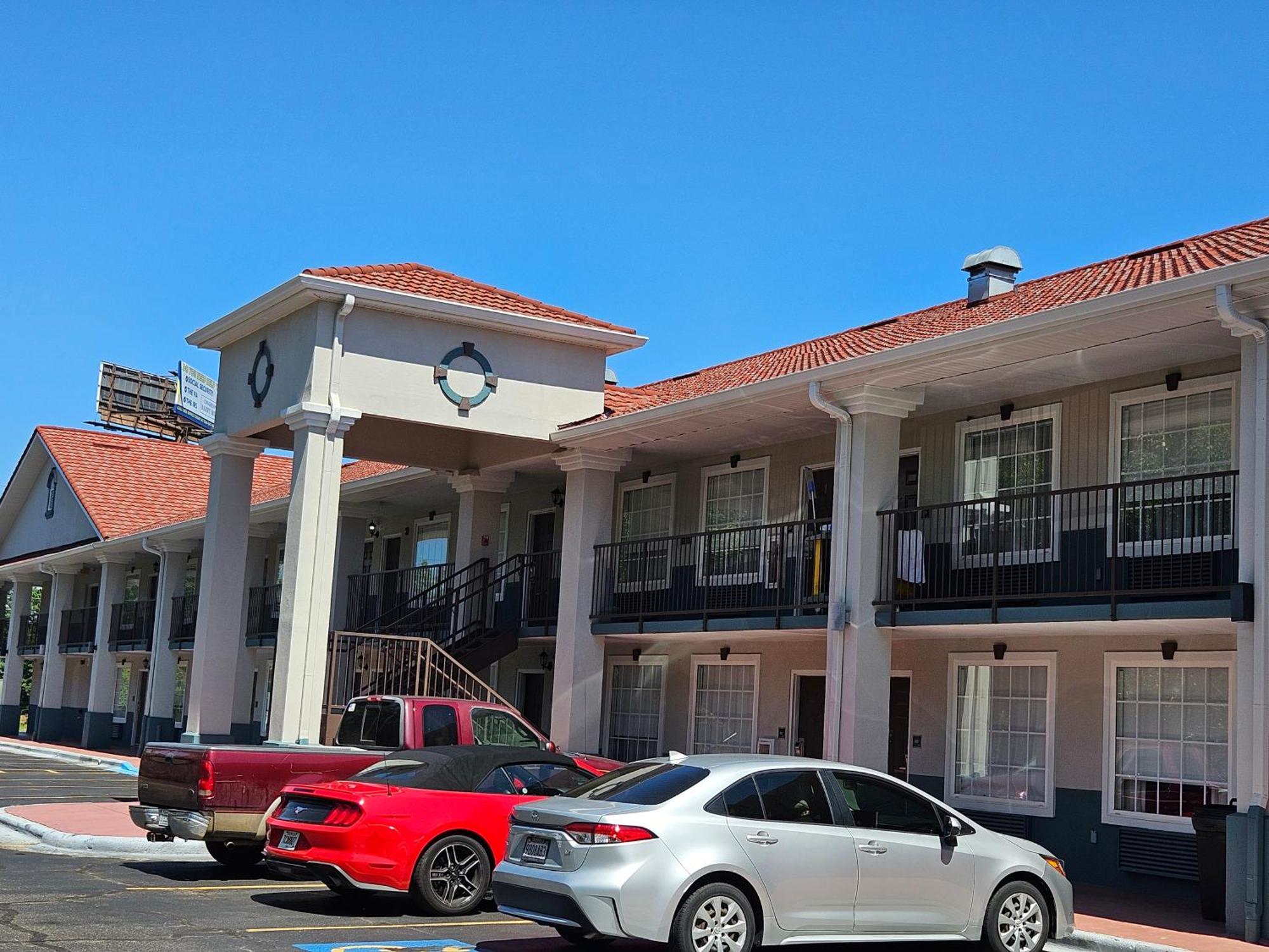 Quality Inn & Suites Greenville I-65 Exteriör bild