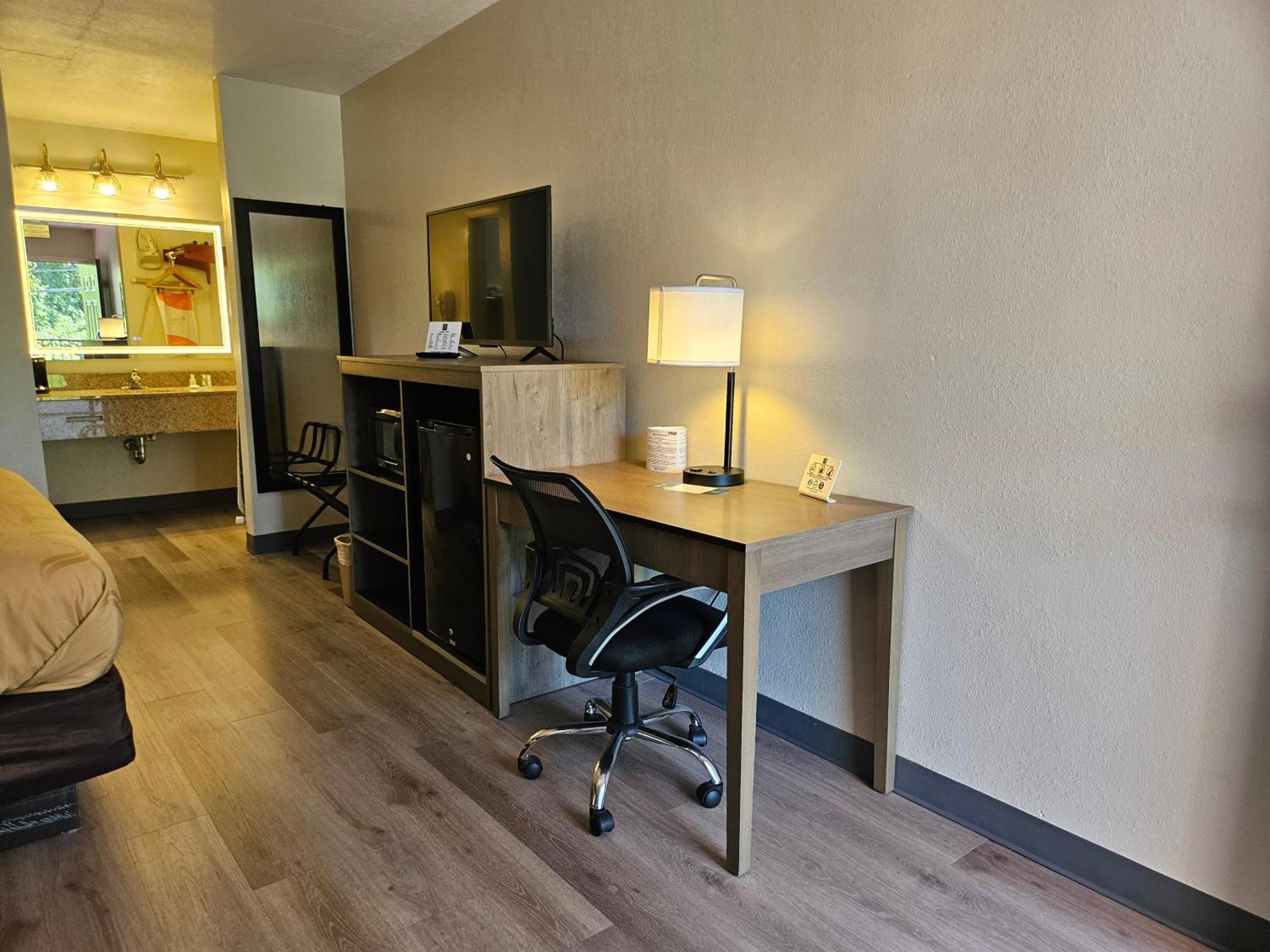 Quality Inn & Suites Greenville I-65 Exteriör bild