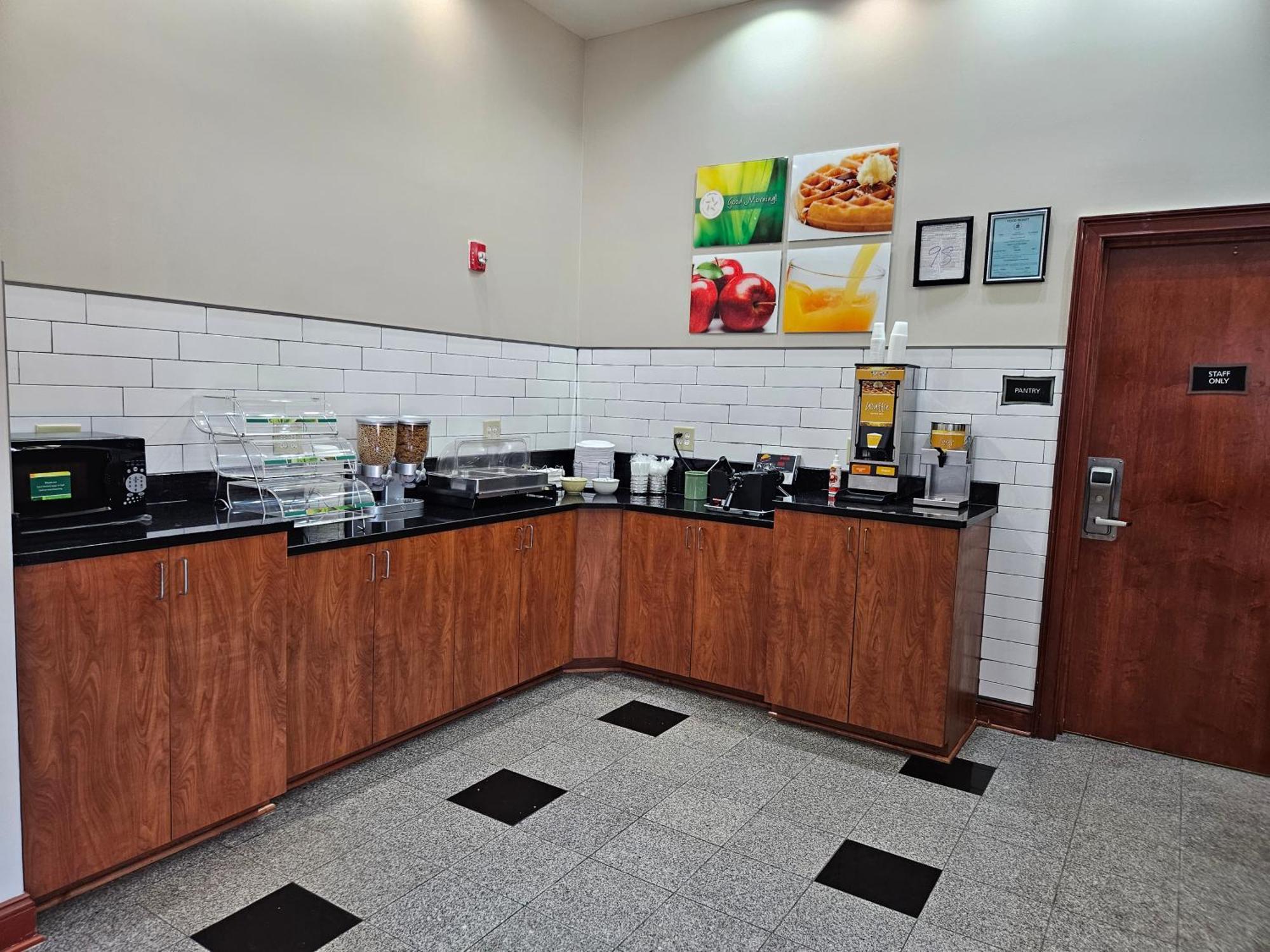 Quality Inn & Suites Greenville I-65 Exteriör bild